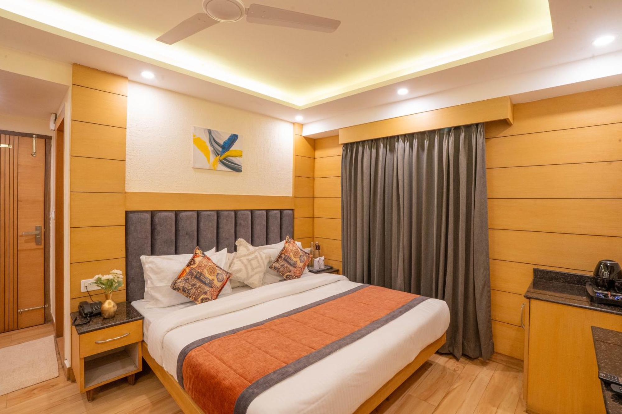 Perfectstayz Premium At Mall Road Mussoorie Exterior photo