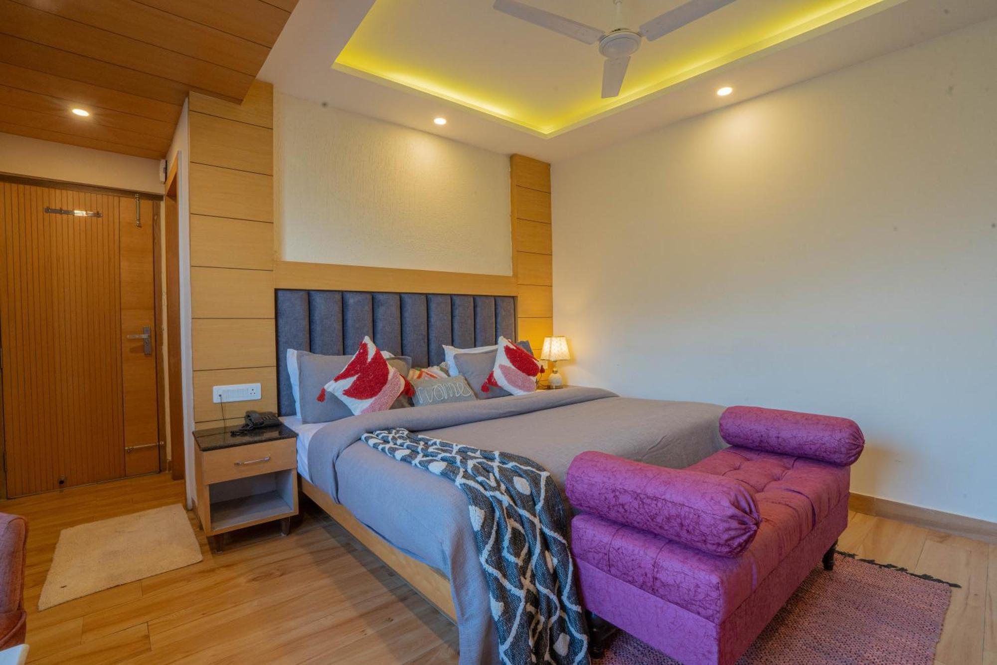 Perfectstayz Premium At Mall Road Mussoorie Exterior photo