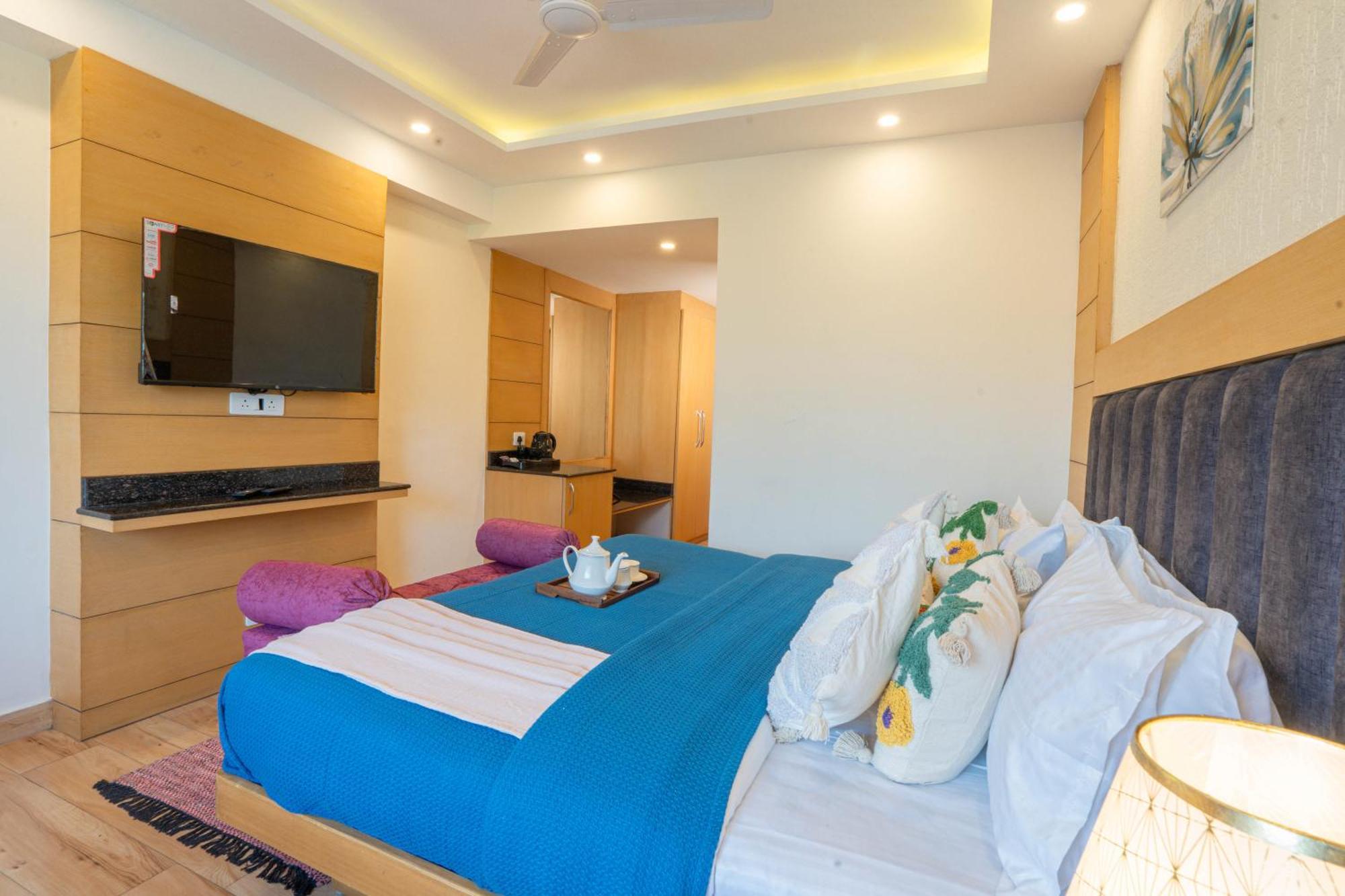 Perfectstayz Premium At Mall Road Mussoorie Exterior photo