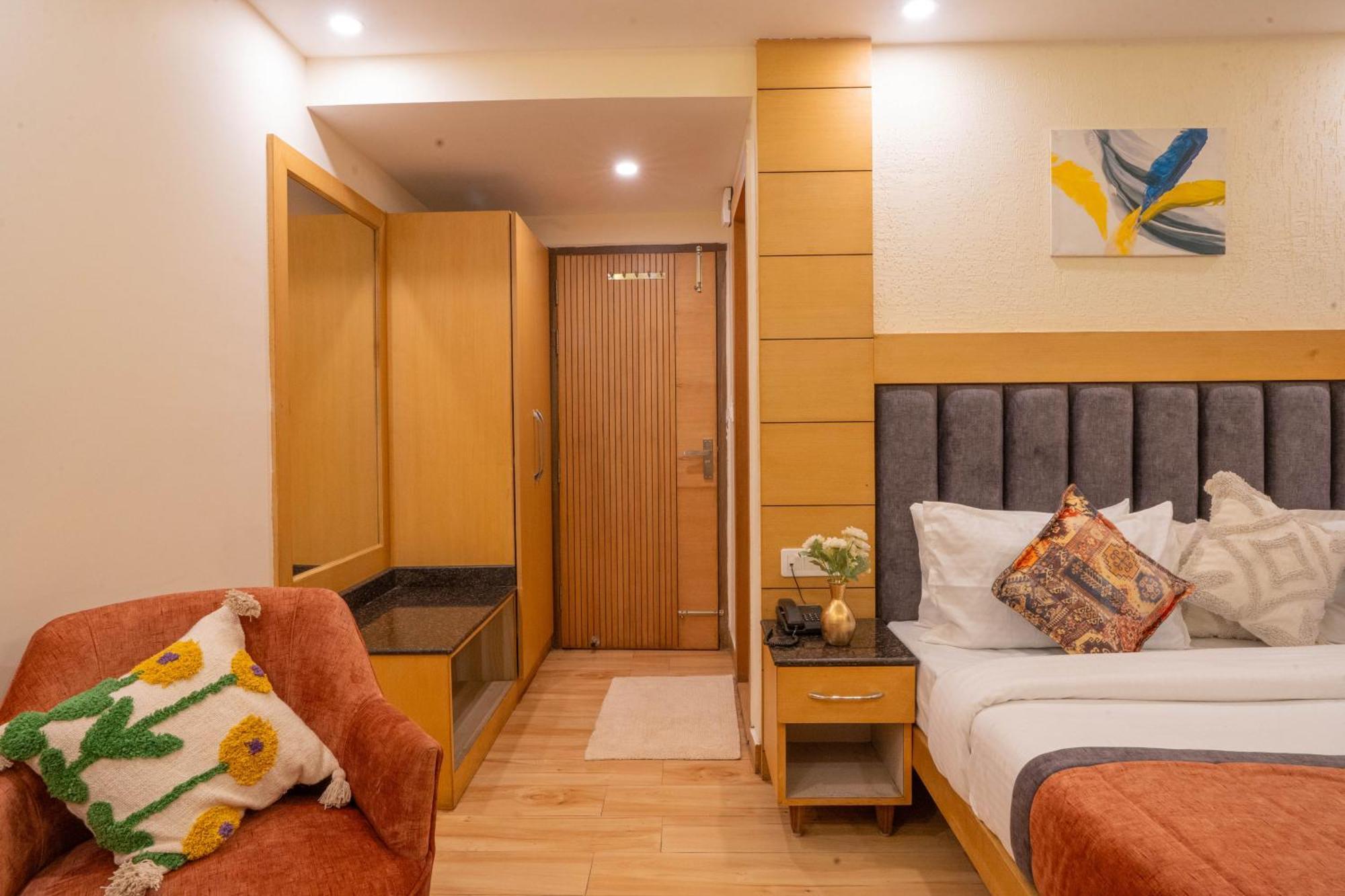 Perfectstayz Premium At Mall Road Mussoorie Exterior photo